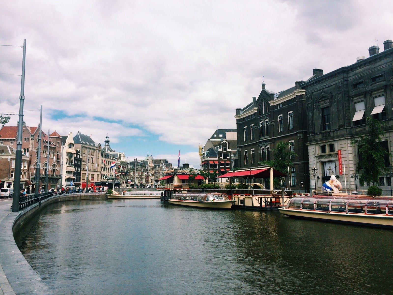 Amsterdam's Digital Infrastructure: The Gateway to European Connectivity